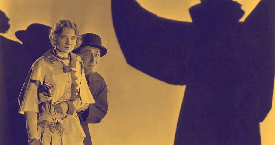 Una Merkel i Charles Dow Clark w filmie "Szept nietoperza" (reż. Roland West, 1930)
