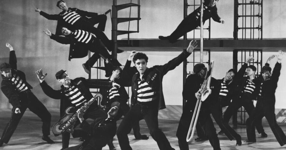Elvis Presley w filmie "Więzienny rock" (reż. Richard Thorpe, 1957)