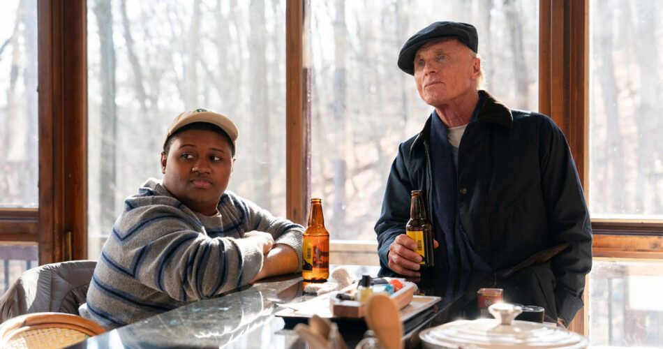 Miles J. Harvey i Ed Harris w filmie "Riff Raff. Zabójcza rodzina" (reż. Dito Montiel, 2024)