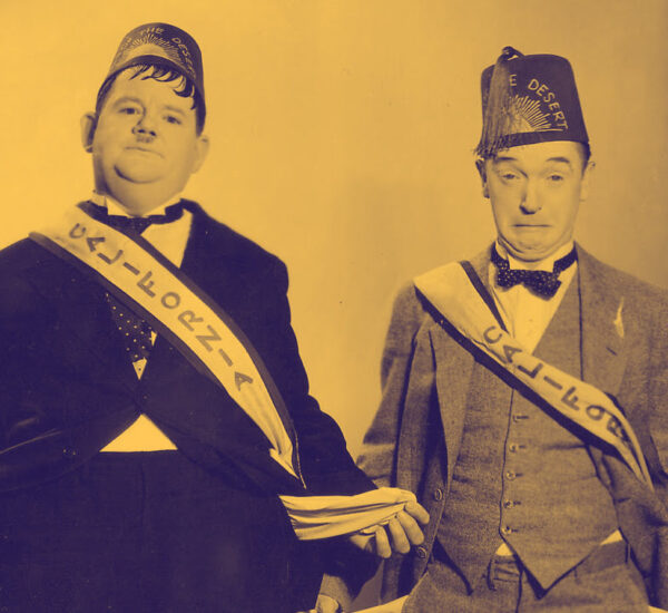 Oliver Hardy i Stan Laurel w filmie "Synowie pustyni" (reż. William A. Seiter, 1933)