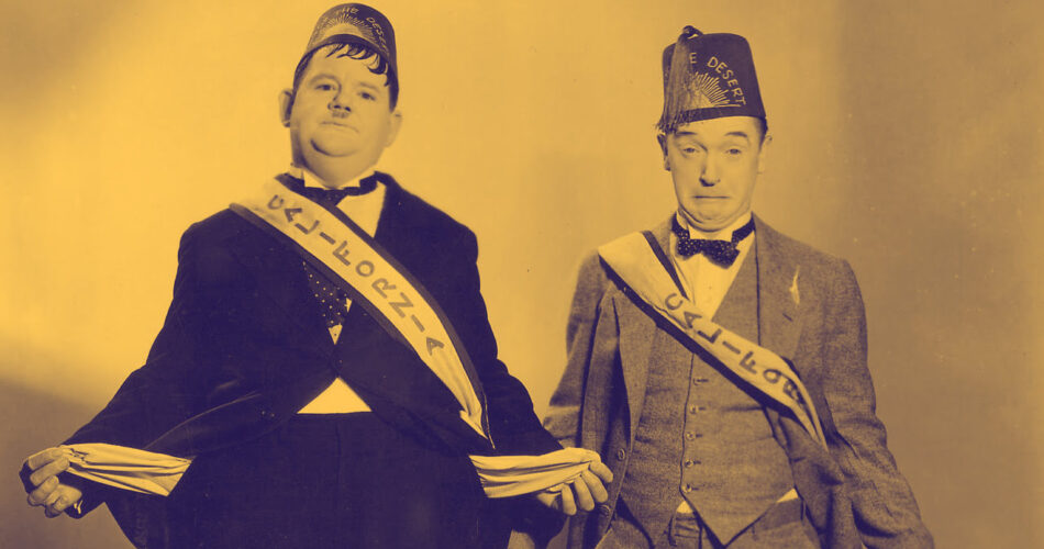 Oliver Hardy i Stan Laurel w filmie "Synowie pustyni" (reż. William A. Seiter, 1933)