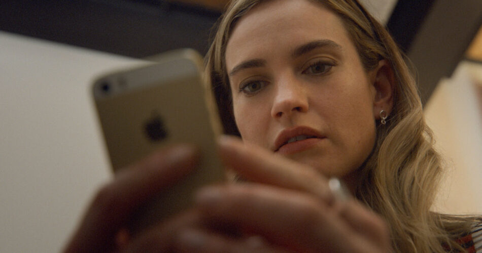 Lily James w filmie "Nie do pary" (reż. Rachel Lee Goldenberg, 2025)