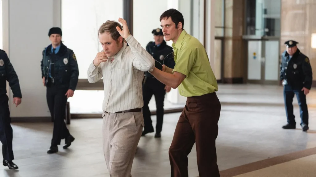 Dacre Montgomery i Bill Skarsgård w filmie "Desperat" (reż. Gus Van Sant, 2025)