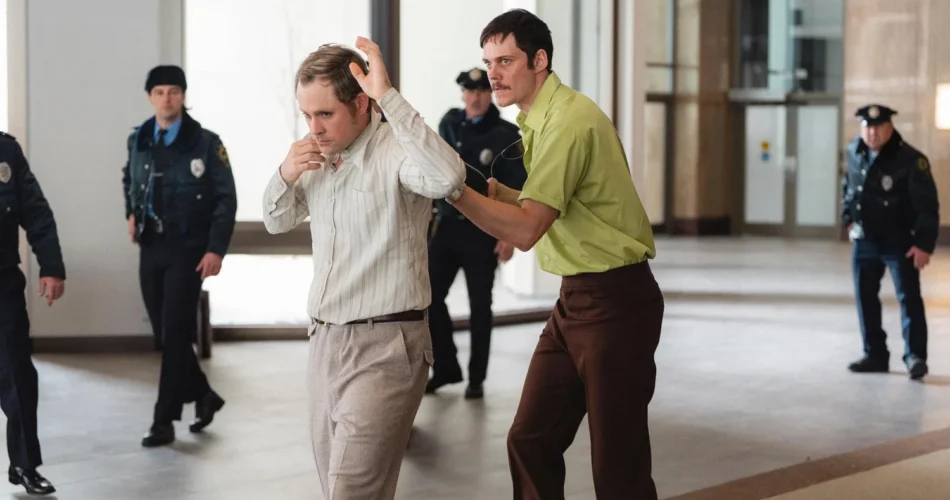 Dacre Montgomery i Bill Skarsgård w filmie "Desperat" (reż. Gus Van Sant, 2025)