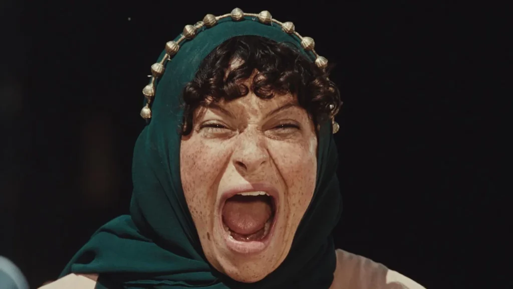 Alia Shawkat w filmie "Atropia" (reż. Hailey Gates, 2025)