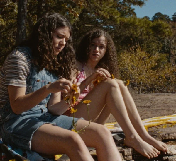 Katherine Mallen Kupferer i Chloe Coleman w filmie "Mouse" (reż. Kelly O'Sullivan, Alex Thompson, 2026)