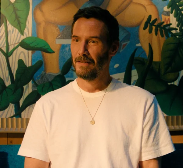 Keanu Reeves w filmie "Skutki uboczne" (reż. Jonah Hill, 2026)