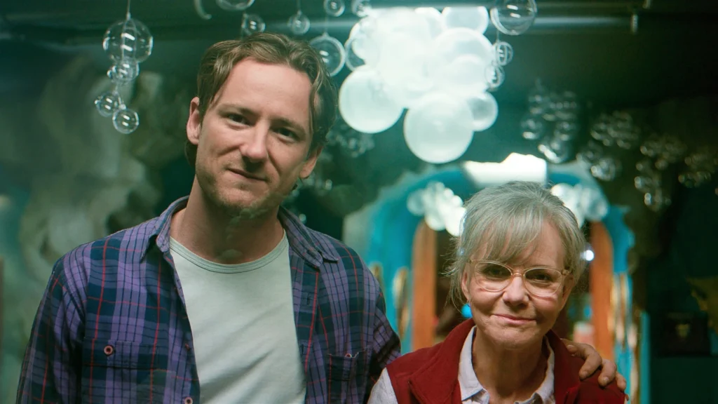 Lewis Pullman i Sally Field w filmie "Niezwykle szlachetne stworzenia" (reż. Olivia Newman, 2026)