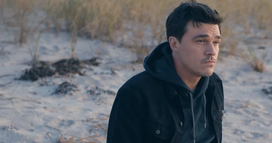 Finn Wittrock w filmie "Westhampton" (reż. Christian Nilsson, 2025)