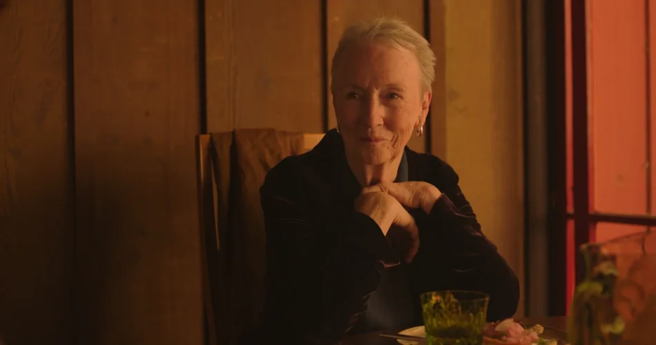 Kathleen Chalfant w filmie "Znajomy dotyk" (reż. Sarah Friedland, 2024)