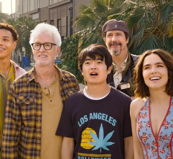 Miles Gutierrez-Riley, John Slattery, Ben Wang, Ken Marino i Zoey Deutch w filmie "Gail Daughtry i przepustka na seks z gwiazdą" (reż. David Wain, 2026)